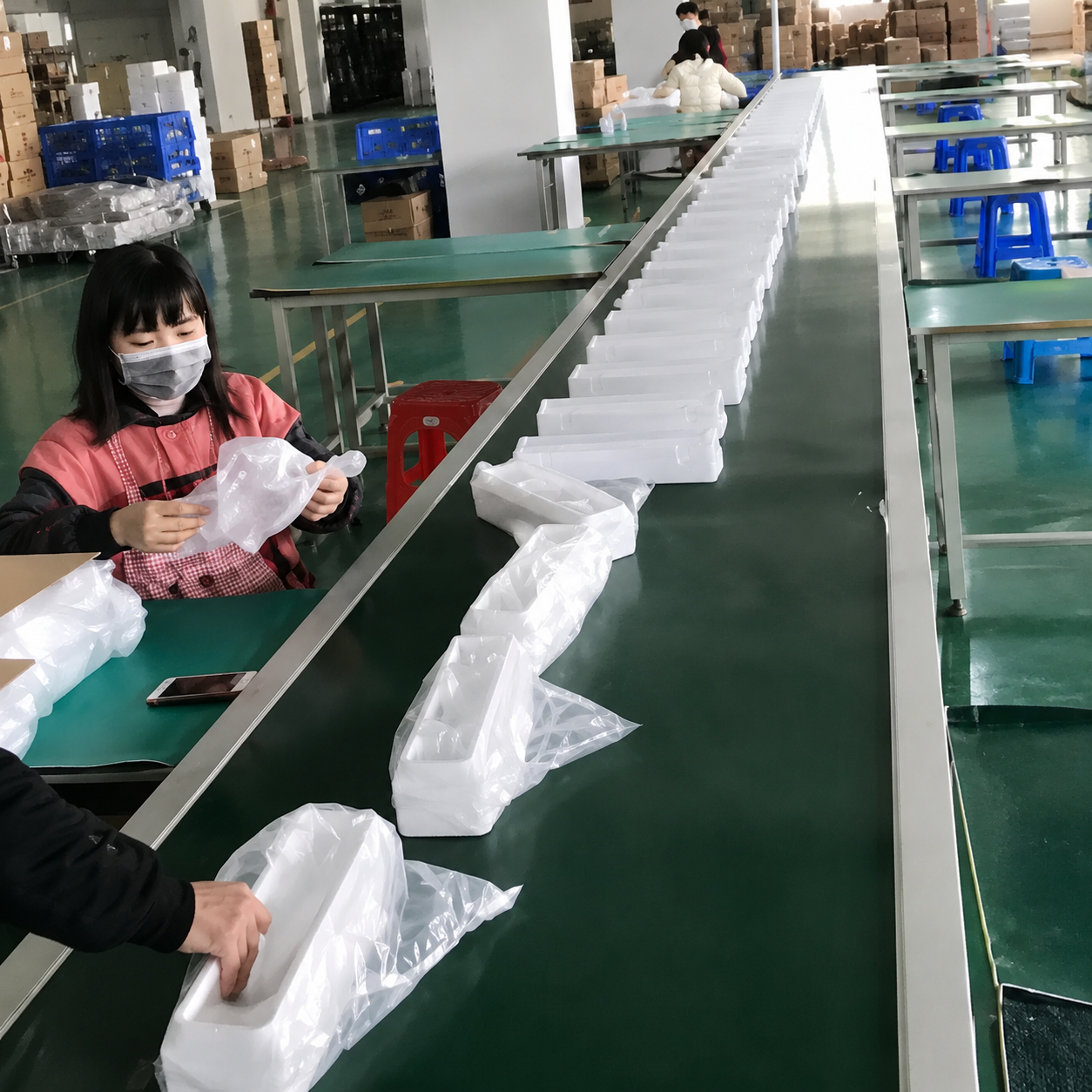 Packing line for glass components